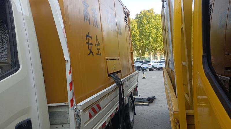 梁园如何判断柴油发电机组和UPS电源的切换时间是否符合要求？